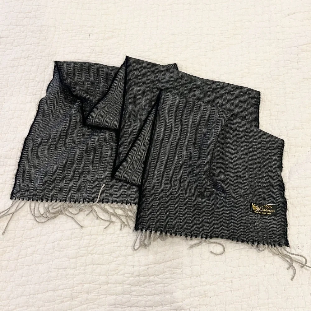 Cashmere Scarf Rectangular Gray Herringbone Fringe Neutral Made in England Prep